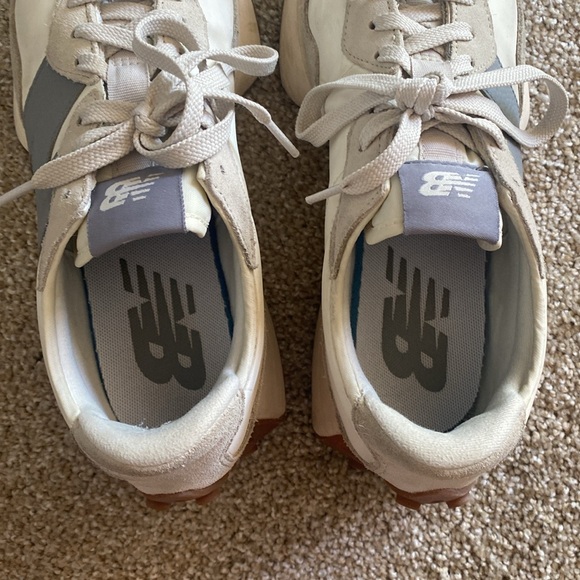 New Balance 327 Sneakers W9.5/M8 in Moonbeam & Grey - Picture 14 of 16